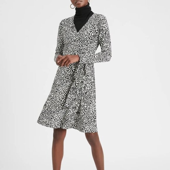 Banana Republic Factory Black White V-Neck Long Sleeve Wrap Dress Women XSP - Picture 13 of 14